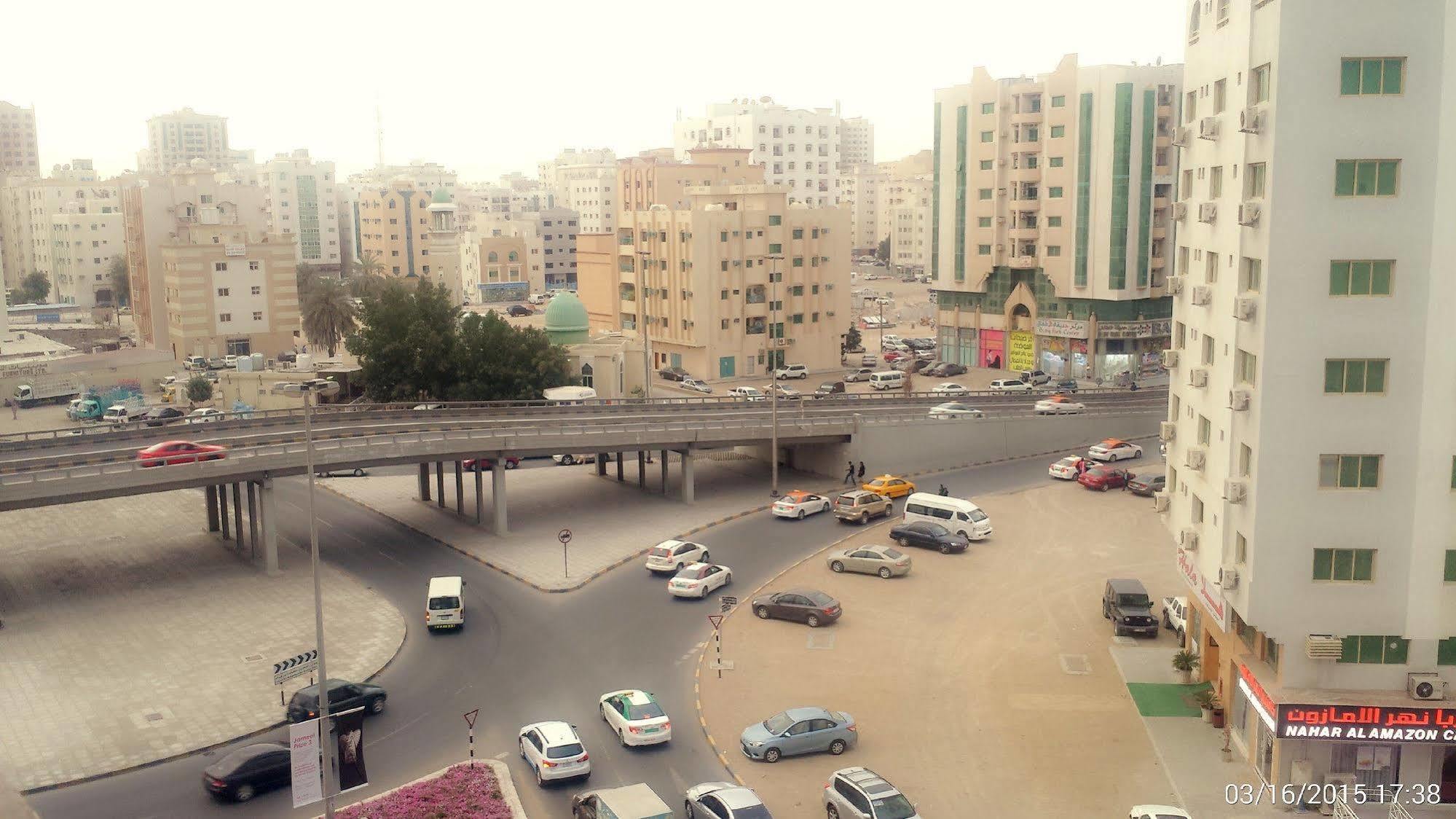 Al Reem Hotel Apartments Шарджа Экстерьер фото